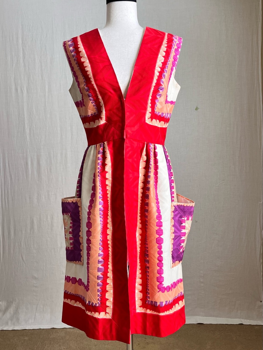 Lore Dibbern - 1960s Italy - Mod Plunge Neck Dress - Fits 6/8 (label size 12)